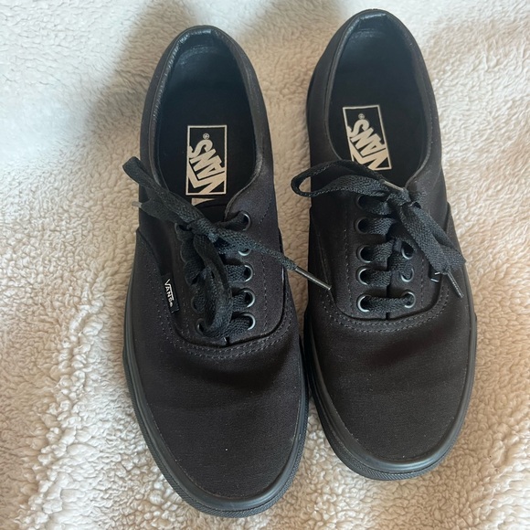 Vans All-Black Canvas Shoes 🐼🖤 - Picture 2 of 6